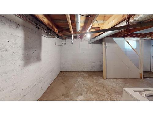 322 4 Avenue, Bassano, AB - Indoor Photo Showing Basement