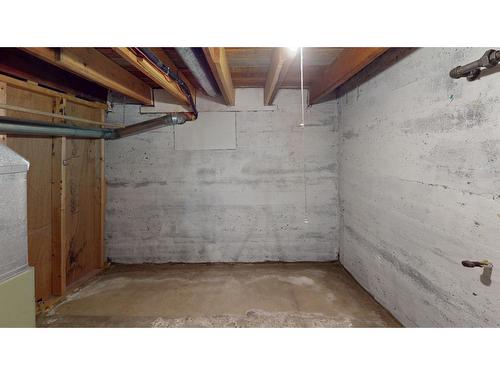 322 4 Avenue, Bassano, AB - Indoor Photo Showing Basement