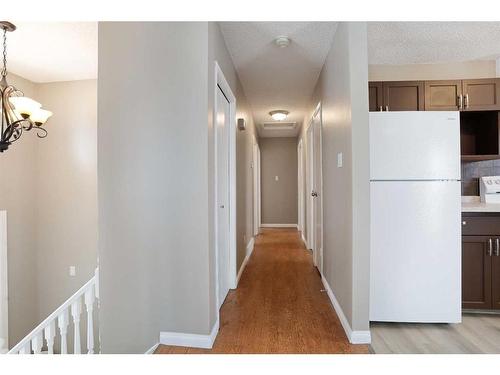 12 Ash Street, Brooks, AB - Indoor Photo Showing Kitchen