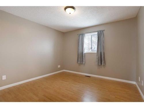 12 Ash Street, Brooks, AB - Indoor Photo Showing Other Room