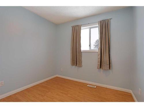 12 Ash Street, Brooks, AB - Indoor Photo Showing Other Room