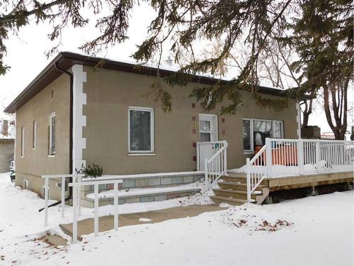 11 Fairview Avenue West, Brooks, AB - Outdoor