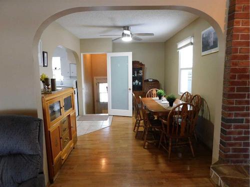 11 Fairview Avenue West, Brooks, AB - Indoor Photo Showing Dining Room