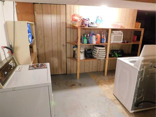 11 Fairview Avenue West, Brooks, AB - Indoor Photo Showing Laundry Room