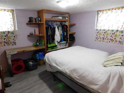 11 Fairview Avenue West, Brooks, AB - Indoor Photo Showing Bedroom