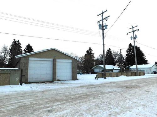 11 Fairview Avenue West, Brooks, AB - Outdoor