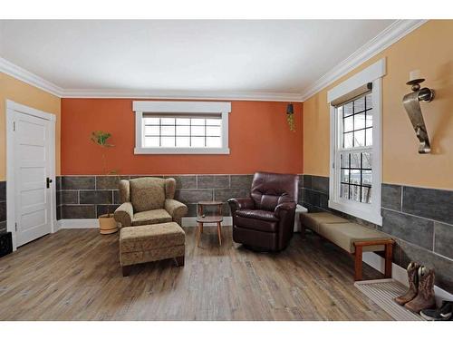 8 Evergreen Park Close West, Brooks, AB - Indoor Photo Showing Living Room