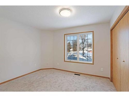 27 Pine Avenue West, Brooks, AB - Indoor Photo Showing Other Room