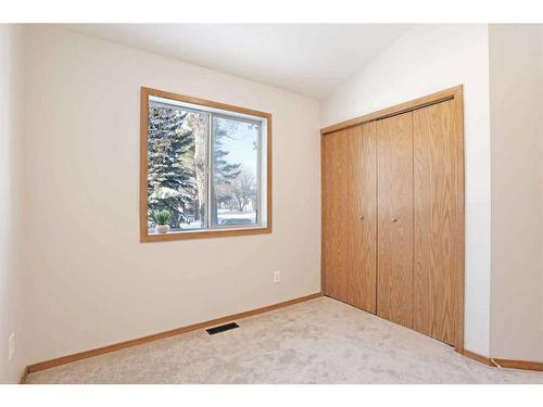 27 Pine Avenue West, Brooks, AB - Indoor Photo Showing Other Room