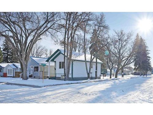 27 Pine Avenue West, Brooks, AB - Outdoor