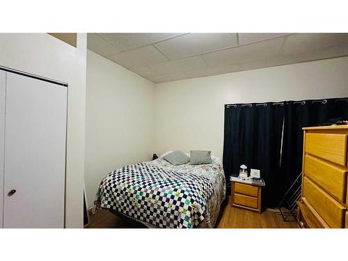 114 Main Street, Morrin, AB - Indoor Photo Showing Bedroom