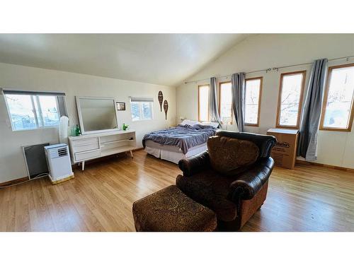 114 Main Street, Morrin, AB - Indoor Photo Showing Bedroom