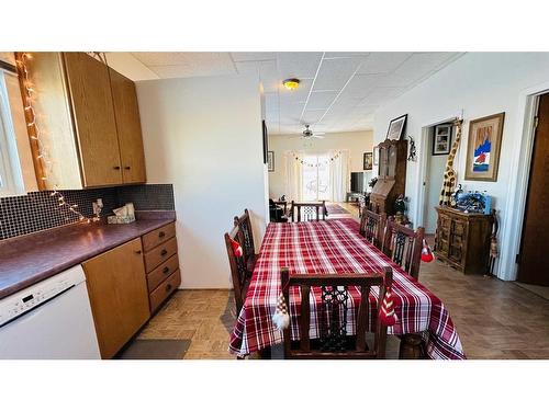 114 Main Street, Morrin, AB - Indoor Photo Showing Dining Room