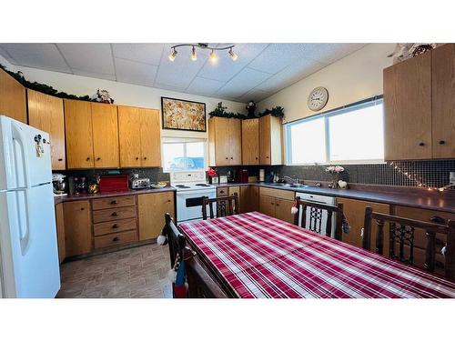 114 Main Street, Morrin, AB - Indoor Photo Showing Kitchen With Double Sink