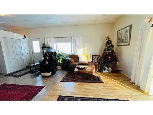 114 Main Street, Morrin, AB - Indoor Photo Showing Other Room