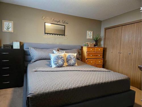 221 10 Avenue Ne, Sundre, AB - Indoor Photo Showing Bedroom