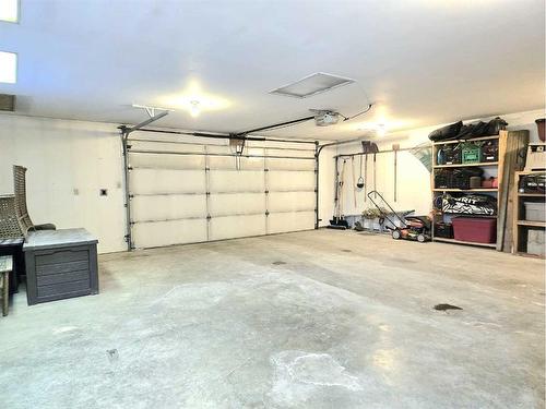 221 10 Avenue Ne, Sundre, AB - Indoor Photo Showing Garage