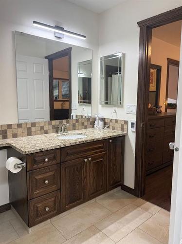 315 15 Street East, Brooks, AB - Indoor Photo Showing Bathroom