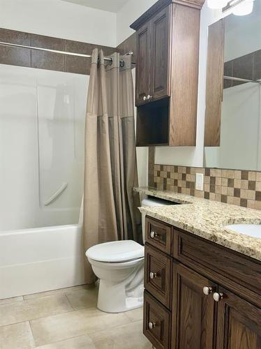 315 15 Street East, Brooks, AB - Indoor Photo Showing Bathroom