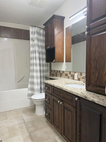 315 15 Street East, Brooks, AB - Indoor Photo Showing Bathroom