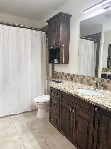 315 15 Street East, Brooks, AB - Indoor Photo Showing Bathroom