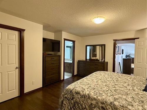 315 15 Street East, Brooks, AB - Indoor Photo Showing Bedroom