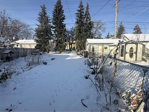 112 4 Avenue West, Hanna, AB - Outdoor