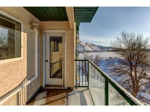 304-280 Riverside Drive East, Drumheller, AB - Outdoor With Exterior