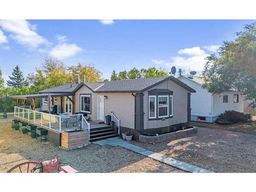 105 1St Avenue West, Delia, AB - Outdoor With Deck Patio Veranda