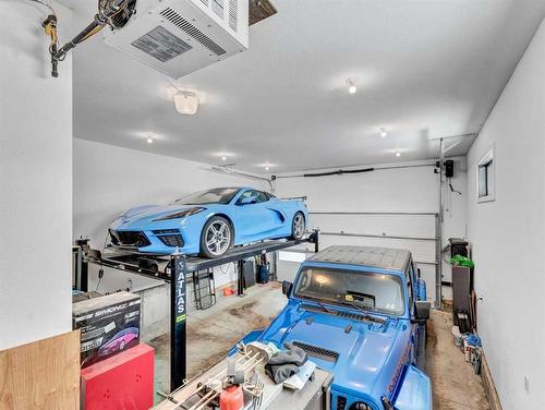 1 Blue Heron View, Lake Newell Resort, AB - Indoor Photo Showing Garage