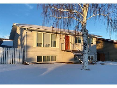 1430 4 Ave Nw, Drumheller, AB - Outdoor