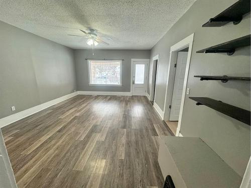 804 8 Street Se, Medicine Hat, AB - Indoor Photo Showing Other Room