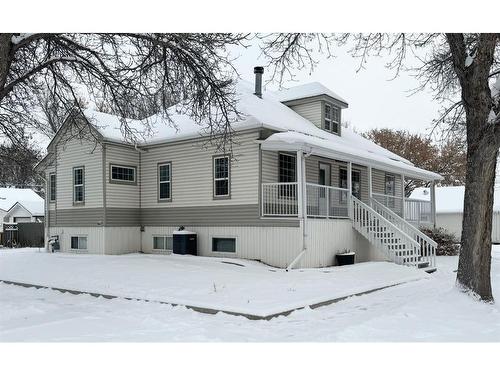 804 8 Street Se, Medicine Hat, AB - Outdoor