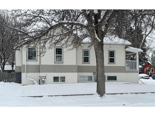 804 8 Street Se, Medicine Hat, AB - Outdoor