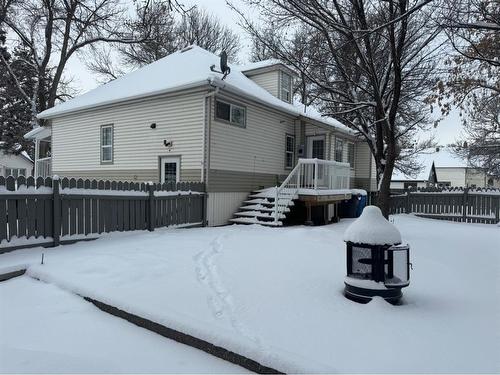 804 8 Street Se, Medicine Hat, AB - Outdoor