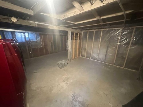 107 4 Avenue East, Hanna, AB - Indoor Photo Showing Basement