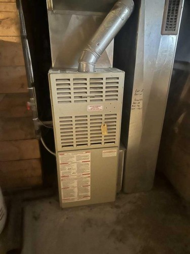 107 4 Avenue East, Hanna, AB - Indoor Photo Showing Basement