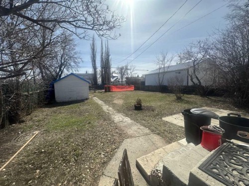 107 4 Avenue East, Hanna, AB - Outdoor