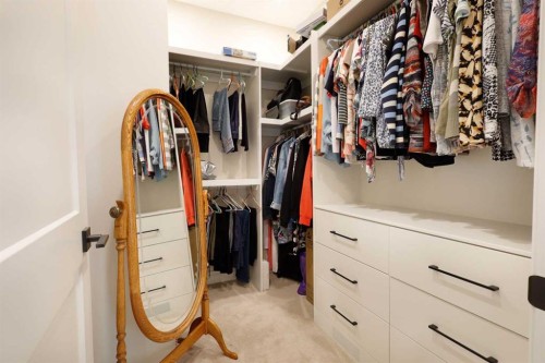 911 2 Avenue West, Brooks, AB - Indoor With Storage