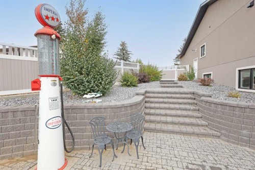 911 2 Avenue West, Brooks, AB - Outdoor