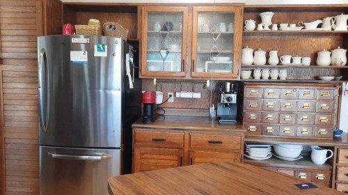 710 Bankview Close, Drumheller, AB - Indoor Photo Showing Kitchen