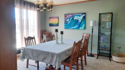 710 Bankview Close, Drumheller, AB - Indoor Photo Showing Dining Room