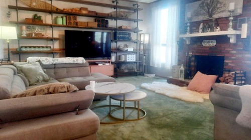 710 Bankview Close, Drumheller, AB - Indoor Photo Showing Living Room With Fireplace