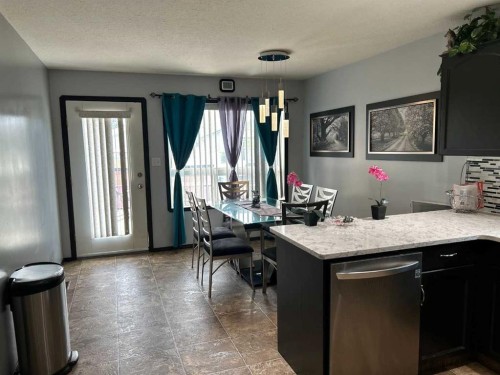 3 Upland Road, Brooks, AB - Indoor Photo Showing Kitchen
