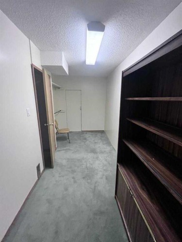 608 9 Avenue West, Hanna, AB - Indoor Photo Showing Other Room