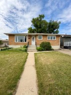 45 3 Avenue  Tilley, AB T1R 3K0