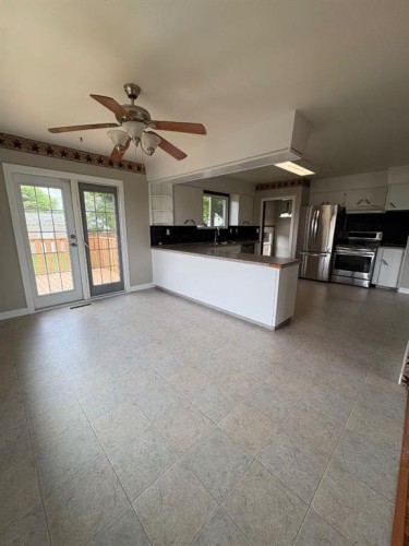 45 3 Avenue, Tilley, AB - Indoor