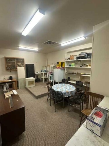 209 2 Avenue West, Hanna, AB 