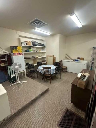 209 2 Avenue West, Hanna, AB 