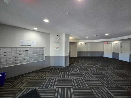 1206-604 8 Street Sw, Airdrie, AB - Indoor Photo Showing Other Room